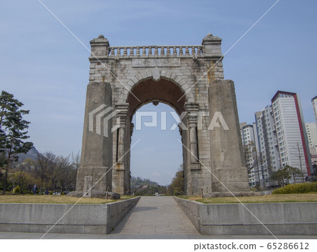 Independence Gate of Seoul, South Korea 65286612