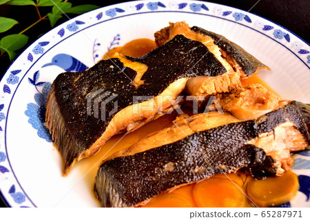 Boiled black flounder 65287971