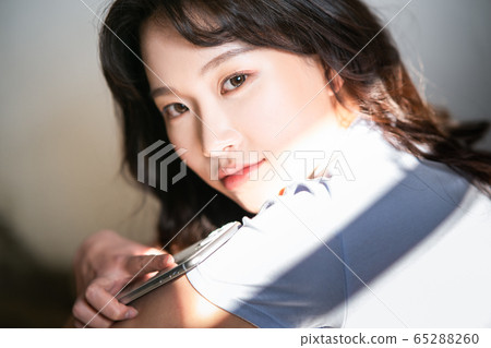 生活方式女性亞洲單畫像 65288260