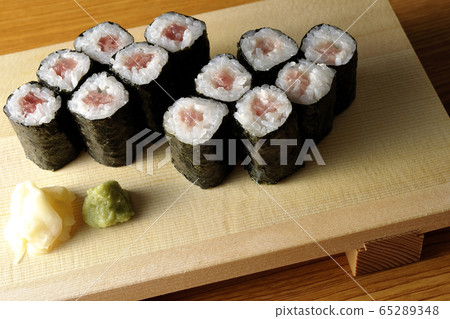 Iron rolled wrapping 65289348