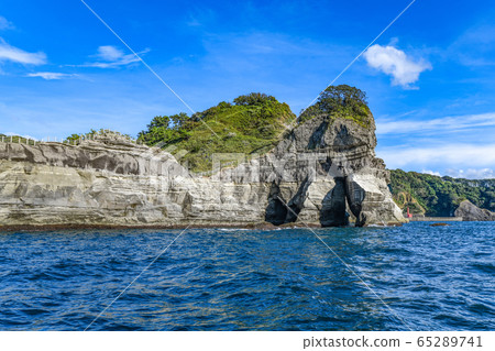 Nishiizu Dogashima Cruise Boat Tour the Coastline 65289741