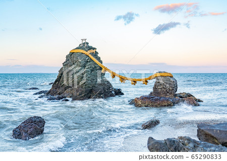 <Mie> Meotoiwa / Futamiura / Futami Okadama Shrine / Ise / Power Spot / Umi 65290833