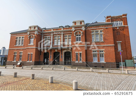 Moji Ward, Kitakyushu City, Fukuoka Prefecture Old Moji Customs House in the popular tourist destination Mojiko Retro Moji Ward, Kitakyushu City, Fukuoka Prefecture Old Moji Customs House in the popular tourist destination Mojiko Retro 65291675