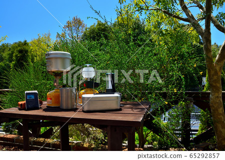 Image of camping ・Gas stove, mug, lantern, 2 types, radio and Mestin (solo meal) (2) Image of camping ・Gas stove, mug, lantern, 2 types, radio and Mestin (solo meal) (2) 65292857