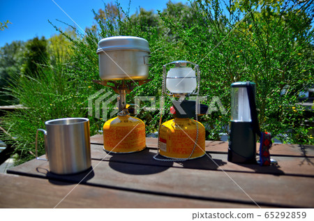 Image of camping ・Gas stove, mug, gas lantern and battery type lantern (1) 65292859