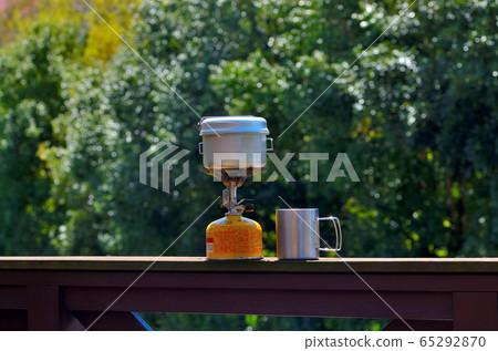 Outdoor image, camping equipment, solo gas stove and mug (1) Outdoor image, camping equipment, solo gas stove and mug (1) 65292870
