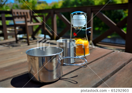 Image of camp gas lantern, mug and solo cooker (1) 65292903