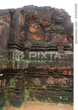 the old buildings and historical site 65293268