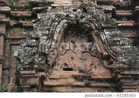 the old buildings and historical site 65293303