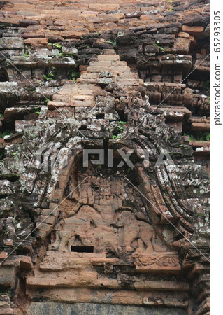 the old buildings and historical site 65293305