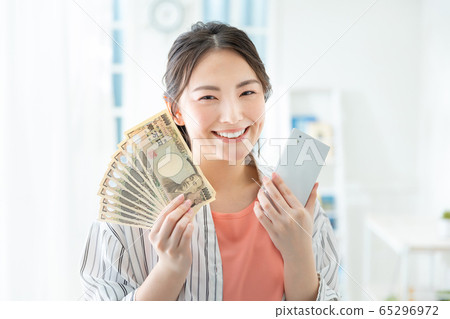 有特殊固定收益的女人 有特殊固定收益的女人 65296972