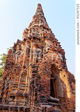 Wat Chaiwatthanaram temple in Ayuthaya Historical 65297325