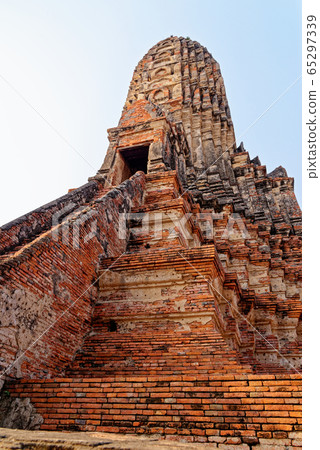 Wat Chaiwatthanaram temple in Ayuthaya Historical 65297339