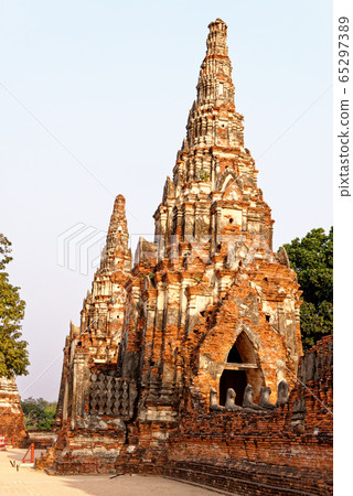 Wat Chaiwatthanaram temple in Ayuthaya Historical Wat Chaiwatthanaram temple in Ayuthaya Historical 65297389