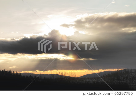 Beautiful romantic sunset in the mountains, black Beautiful romantic sunset in the mountains, black 65297790