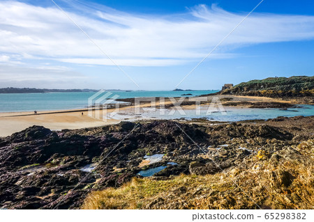 Saint-Malo beach and seascape, brittany, France Saint-Malo beach and seascape, brittany, France 65298382