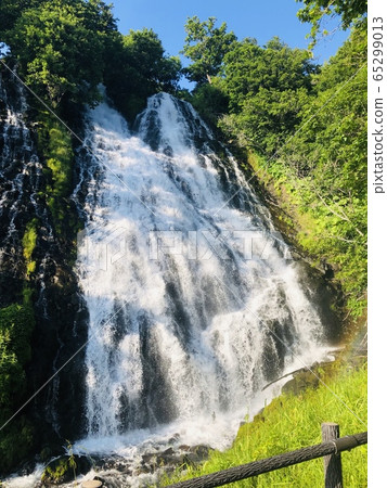 Waterfall 65299013