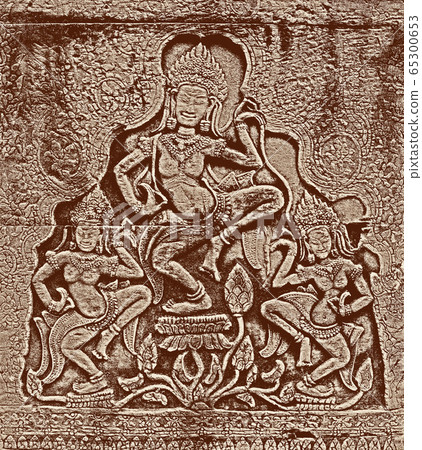 Historic Khmer bas-relief with dancing Hindu 65300653