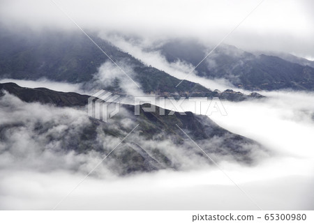 Ta Xua is a famous mountain range in northern Ta Xua is a famous mountain range in northern 65300980