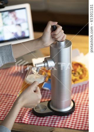 Home beer server online drinking party image 65301181