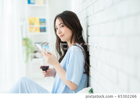 女性生活智能手機紅酒 65302266