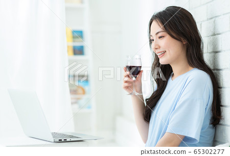 Red wine female computer 65302277