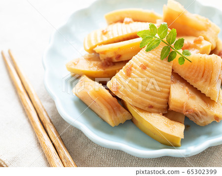 與土佐煮沸的竹筍 65302399