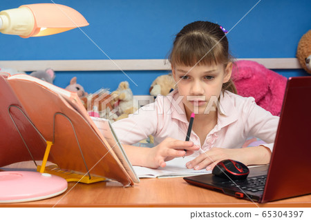 The girl thought about the task while doing 65304397