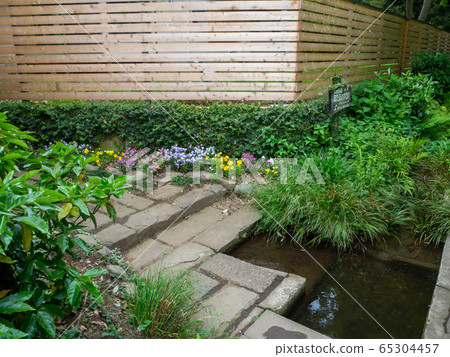 57 springs in the Kokubunji Cliff Line, the famous spring waters in Tokyo 57 springs in the Kokubunji Cliff Line, the famous spring waters in Tokyo 65304457