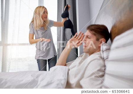 what it is woman with strange bra in hands, man cheated on his wife what it is woman with strange bra in hands, man cheated on his wife 65306641