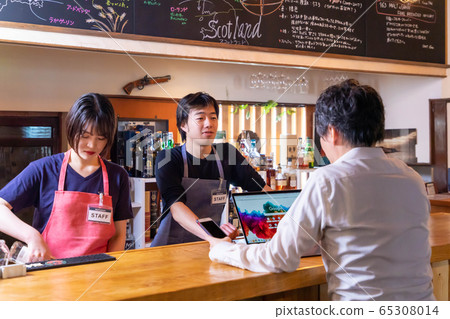 Bar counter staff Bar counter staff 65308014