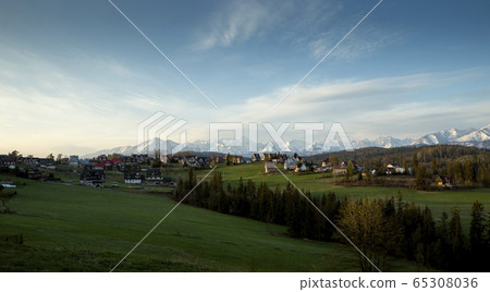 Panorama of Bukowina Tatrzanska with Tatra 65308036