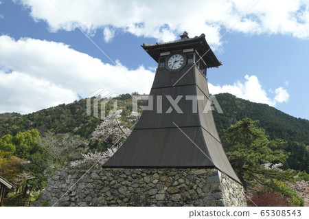 Izushi Tatsukoro, blue sky and clouds (horizontal position) 65308543