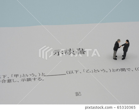 字母和圖像/淺藍色背景 字母和圖像/淺藍色背景 65310365