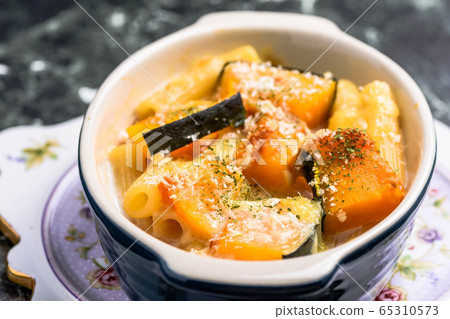 南瓜通心粉焗 65310573
