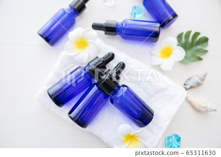 芳香油罐和雞蛋花 芳香油罐和雞蛋花 65311630