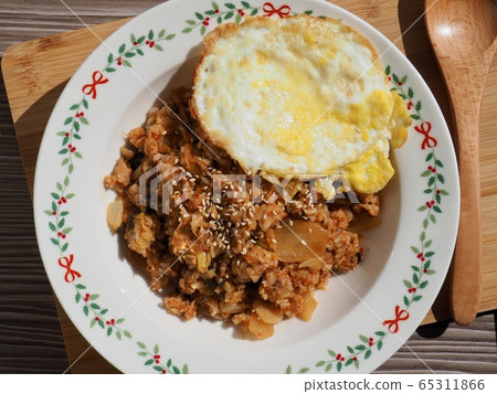 Korean food kimchi fried rice 65311866