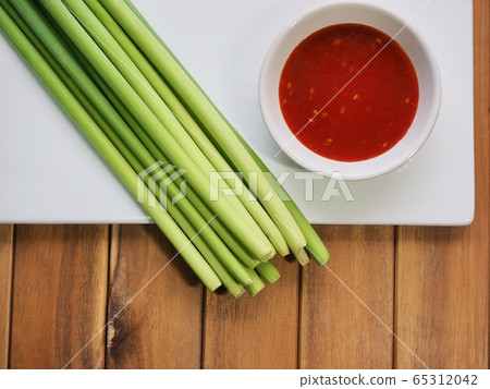 亞洲食品成分大蒜쫑，大蒜莖和紅辣椒醬 65312042