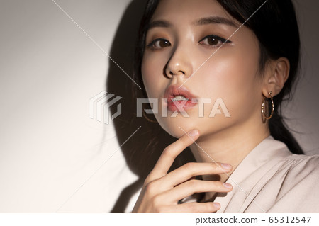 Beauty, woman, cosmetic Beauty, woman, cosmetic 65312547