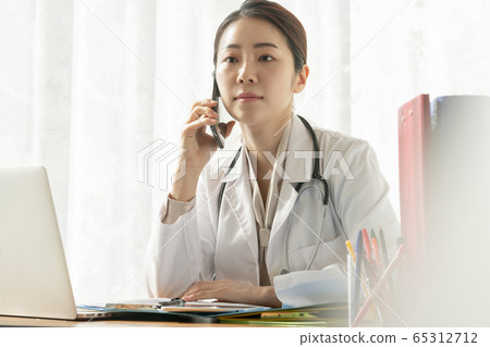Business, woman, hospital Business, woman, hospital 65312712