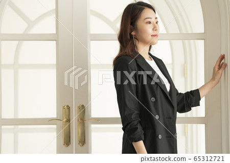 Lifestyle, woman, promise Lifestyle, woman, promise 65312721