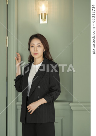 Lifestyle, woman, promise 65312734