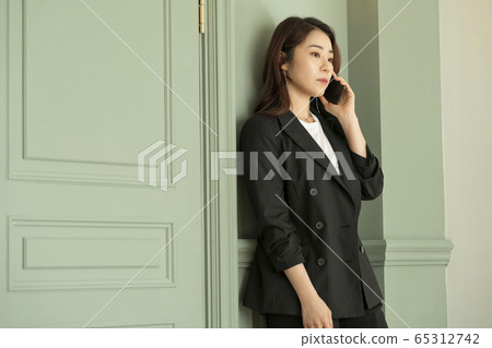 Lifestyle, woman, promise 65312742