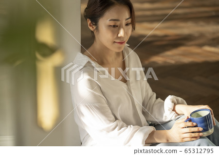 生活方式,女人,週末 生活方式,女人,週末 65312795