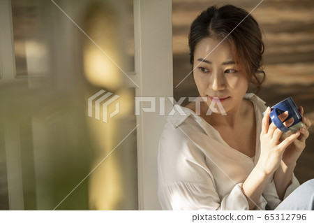 生活方式,女人,週末 生活方式,女人,週末 65312796