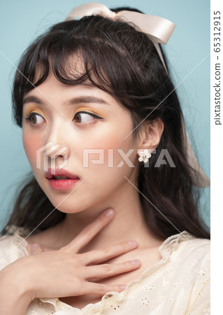 Beauty, woman, makeup 65312915