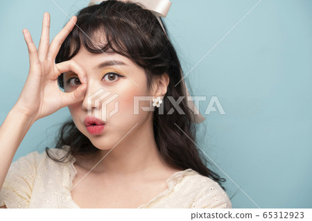 美女女人化妝品 65312923