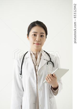 Business, woman, hospital Business, woman, hospital 65312942