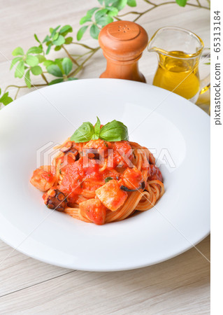 番茄醬意大利面（Pomodoro），章魚和扇貝海鮮番茄意大利面，番茄醬意大利面。 65313184