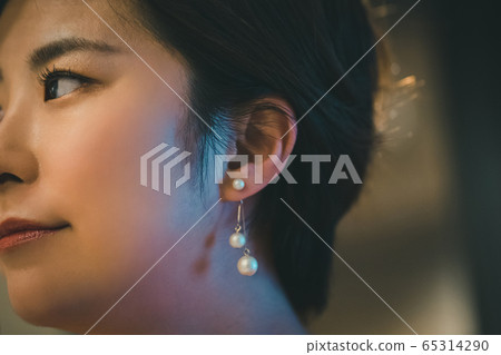 earrings, female, females 65314290
